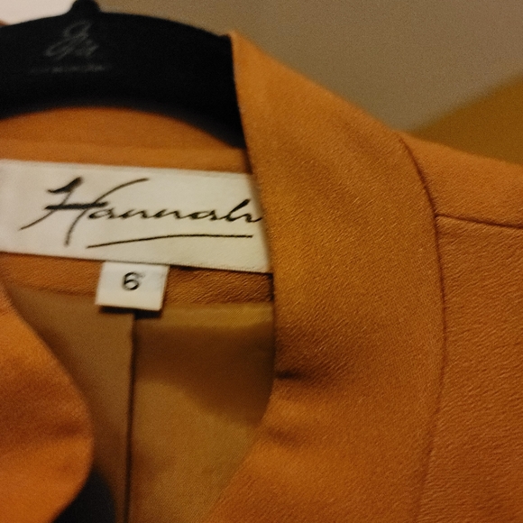 Classy skirt suit - Picture 7 of 7